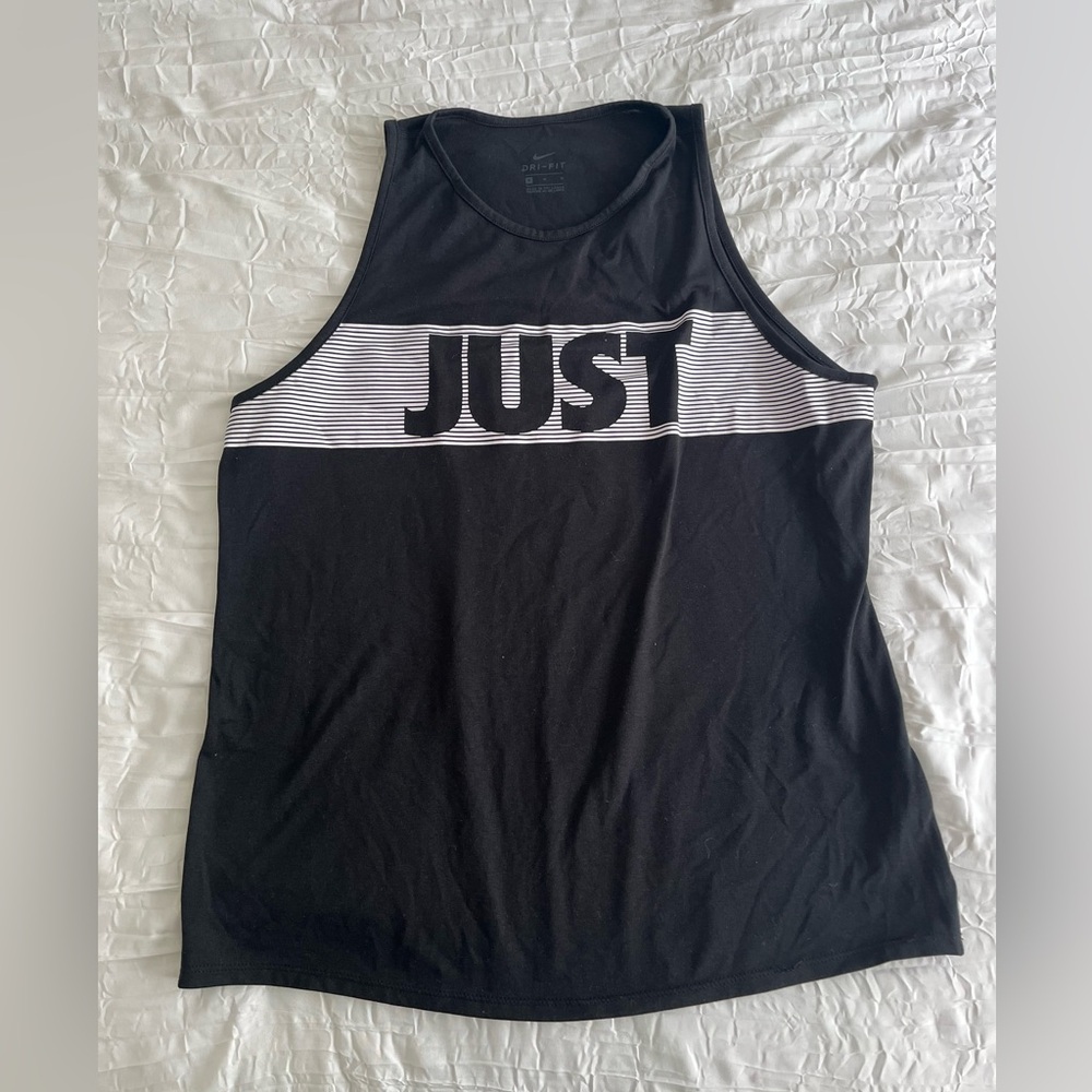 Nike “Just Do It” Workout DRI-FIT (Size M)